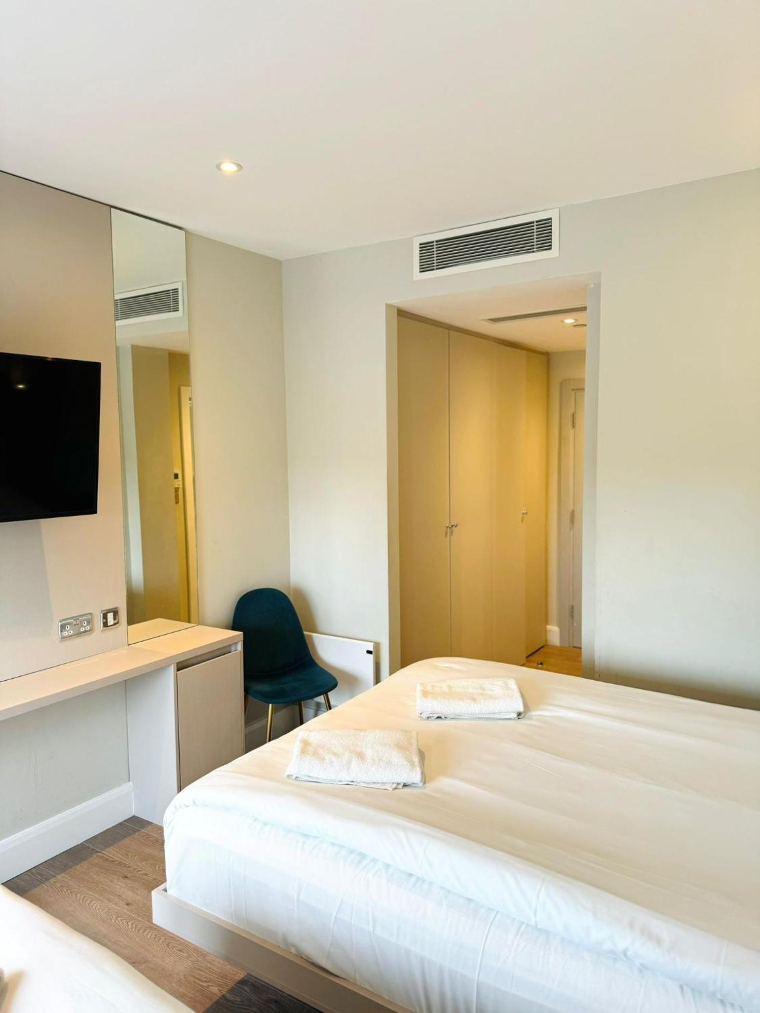 Victoria Studios London Exterior photo